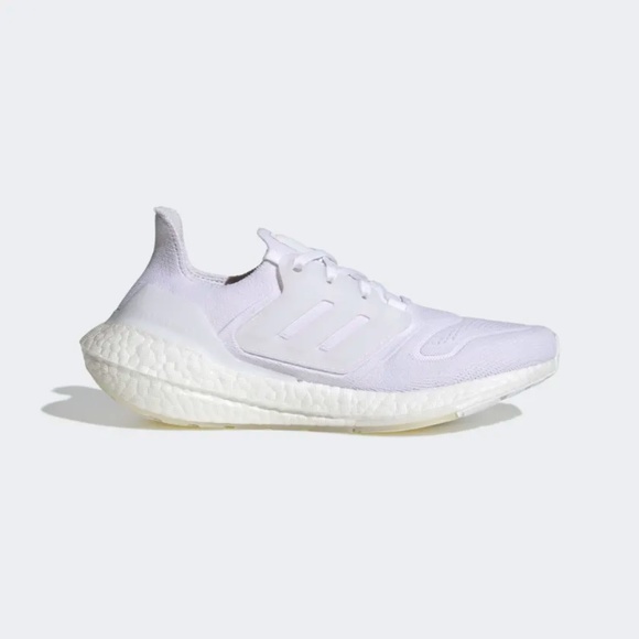 [NEW] Women's Adidas UltraBoost 22 Shoes GX5590 - Picture 1 of 8